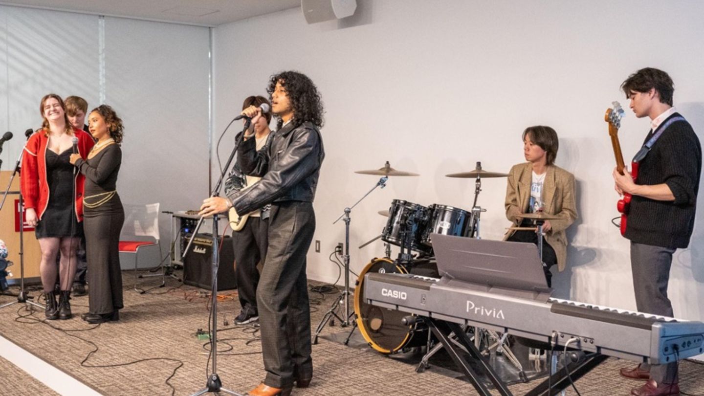 TUJ Valentine's Day was held.