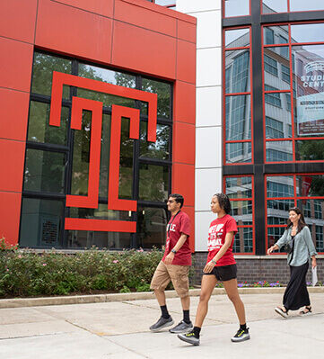 Students attending TUJ Campus Tour