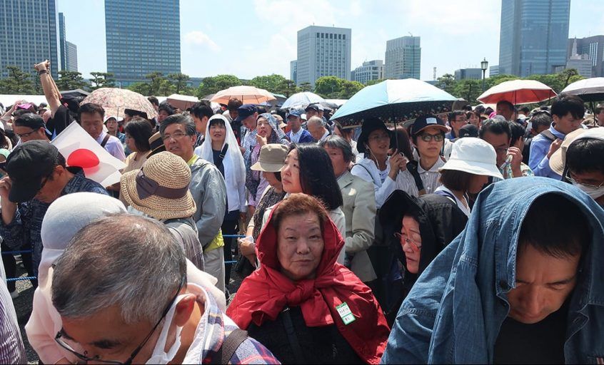一般参賀に訪れた人々
