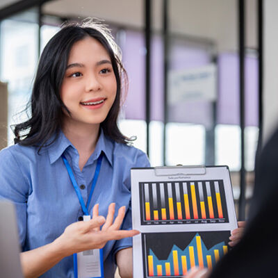 Business English Essentials: Selling Your Strengths with Confidence