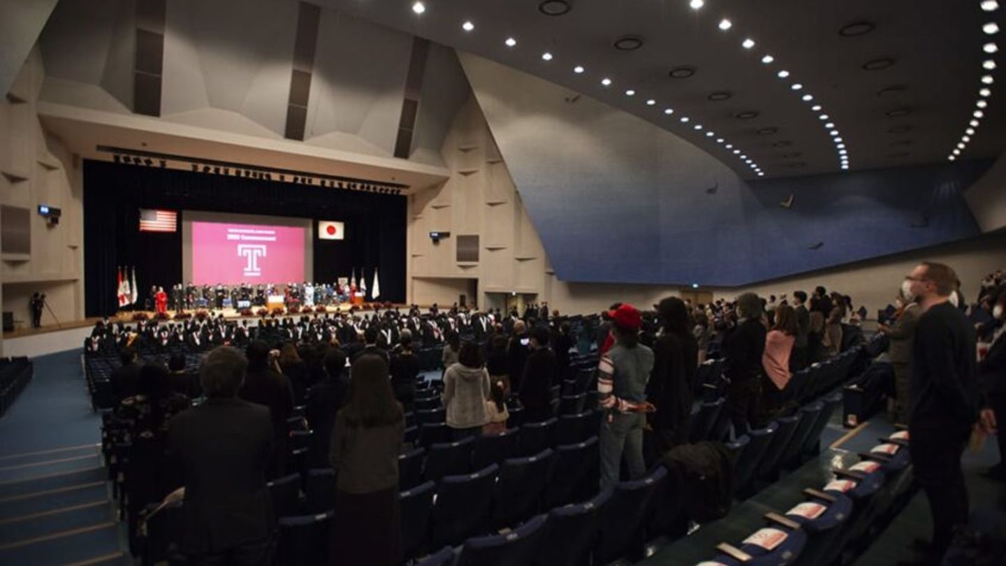 TUJ 2020 Commencement was held at Hitomi Memorial Hall, Tokyo.