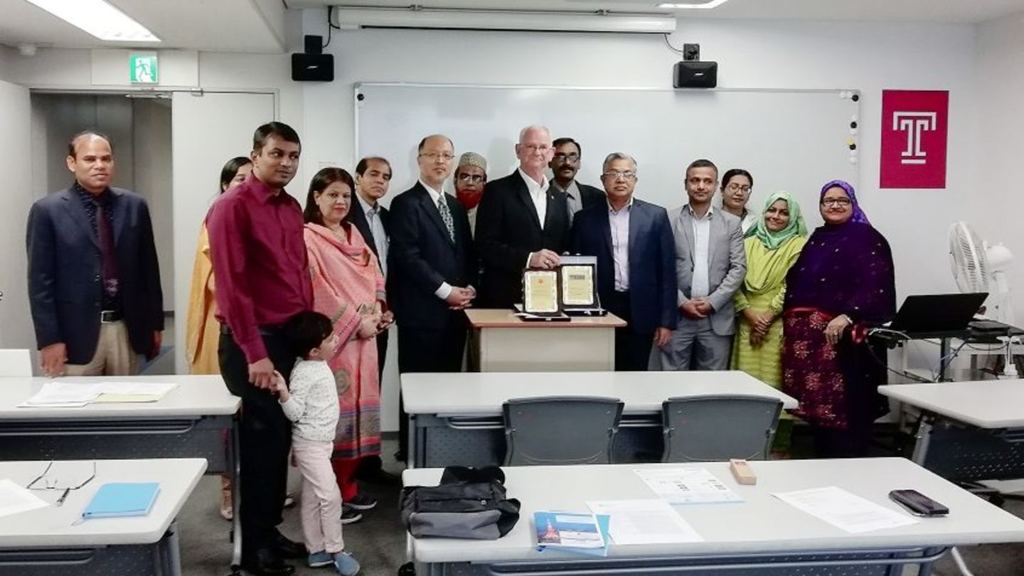 12 delegation members from the People’s Republic of Bangladesh Ministry of Fisheries and Livestock