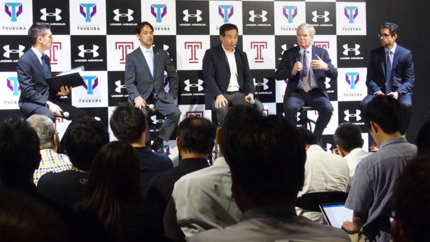 (From left) DOME Kevin Abe, U of Tsukuba’s Associate Professor Tsuyoshi Matsumoto, DOME CEO Shuichi Yasuda, NCAA President Mark Emmert, and Temple University’s Associate Professor Jeremy Jordan