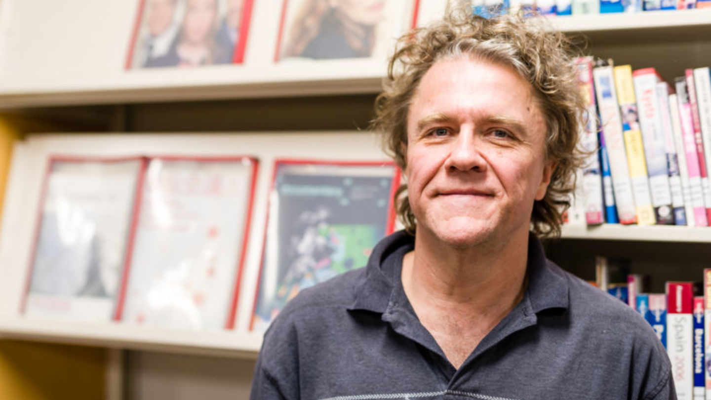 Associate Professor Ronald Carr